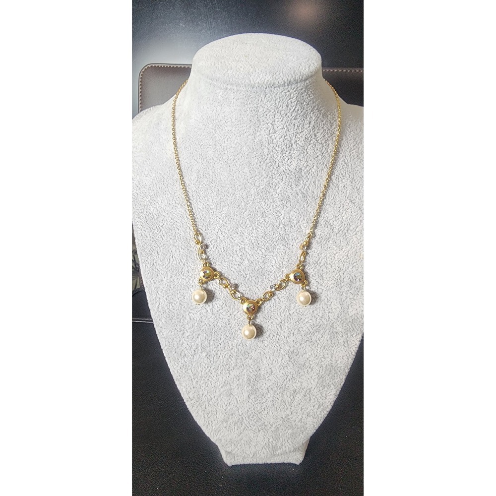1928 Jewelry Co Gold Tone Faux Pearl Aurora Borealis Crystal‎ Necklace 16in ADJ
